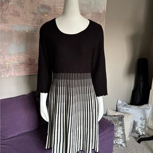Calvin Klein Black and White Knit Midi Dress Timeless ‎ Elegance Size Large